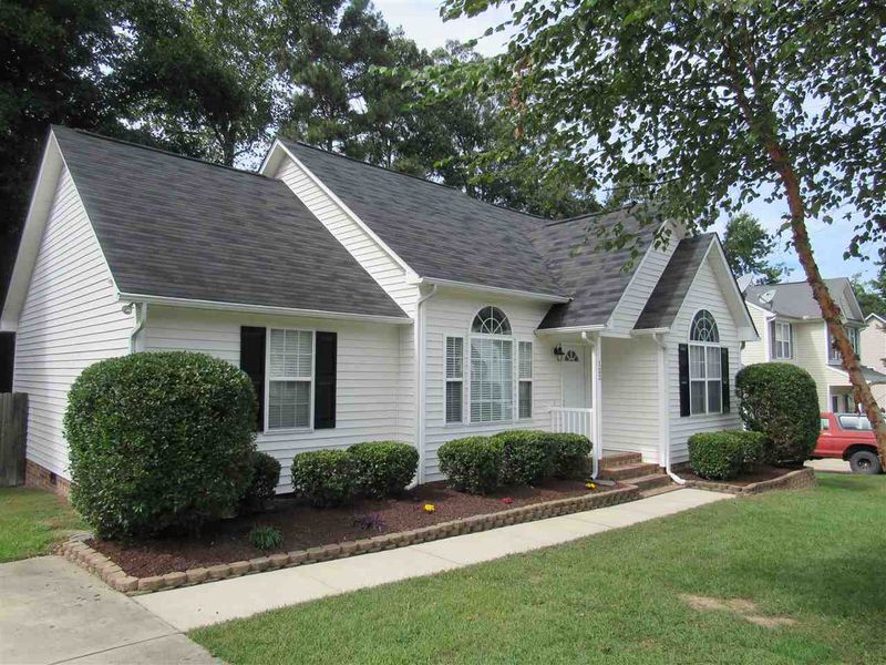 122 St Johns St, Knightdale, NC 27545