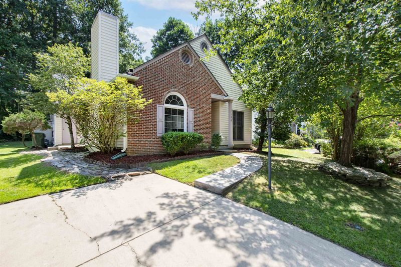 122 Sterlingdaire Dr, Cary, NC 27511