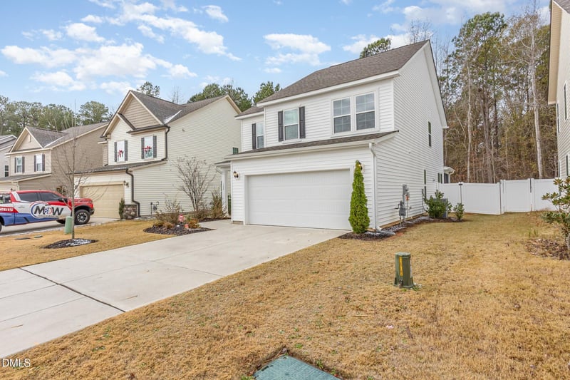 122 Still Hand Dr, Clayton, NC 27527