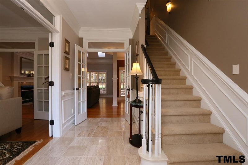 122 Summer Lakes Dr, Cary, NC 27513