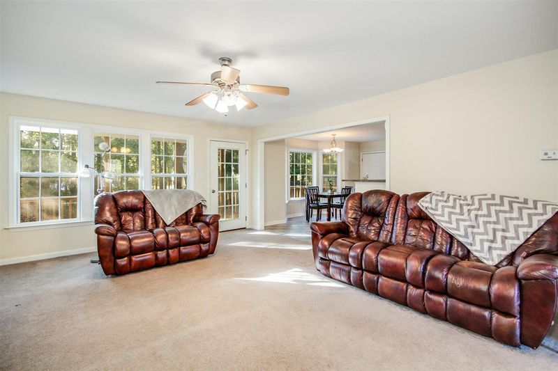 122 Tadley Ct, Smithfield, NC 27577