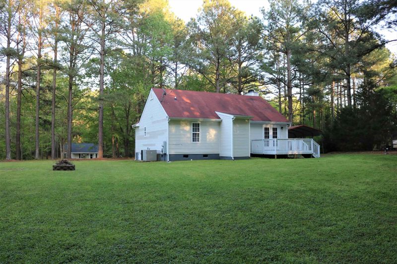 122 Valley Dr, Louisburg, NC 27549