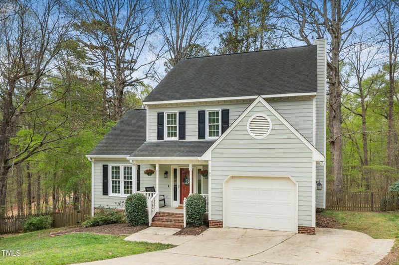 122 Waterfall Ct, Cary, NC 27513