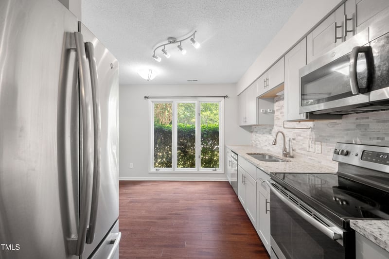 122 Woodbridge Ln, Chapel Hill, NC 27514