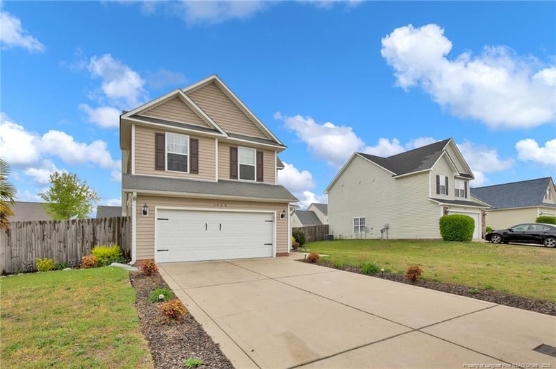 1220 Barn Owl Dr, Fayetteville, NC 28306