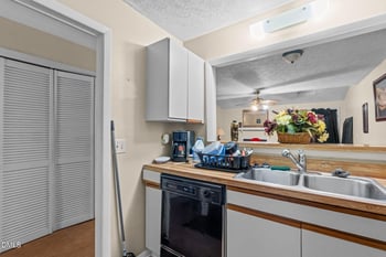 1220 Forest Dr, Fayetteville, NC 28303