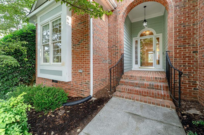 1220 Greystone Park Dr, Raleigh, NC 27615