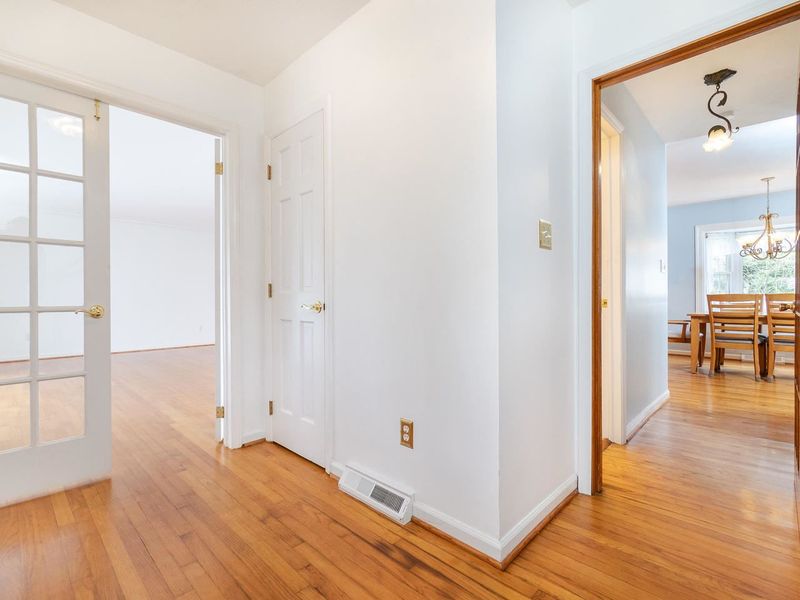 1220 Imperial Rd, Cary, NC 27511