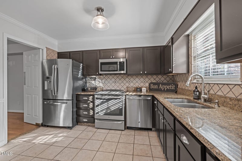 1220 Manassas Ct #E, Raleigh, NC 27609