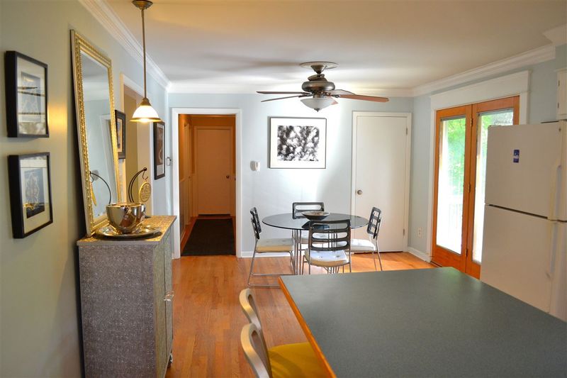 1220 Pineview Dr, Raleigh, NC 27606