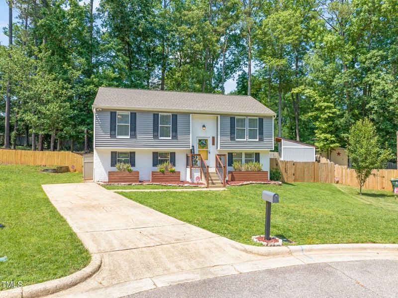 1220 Sherbrooke Ct, Raleigh, NC 27612