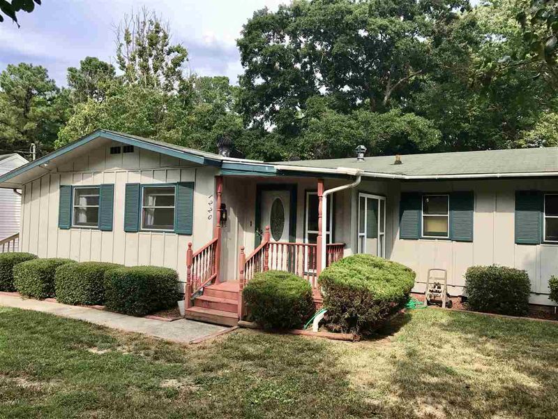 1220 Somerset Dr, Raleigh, NC 27610