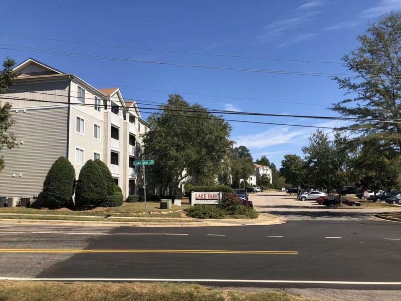 1220 University Ct #302, Raleigh, NC 27606