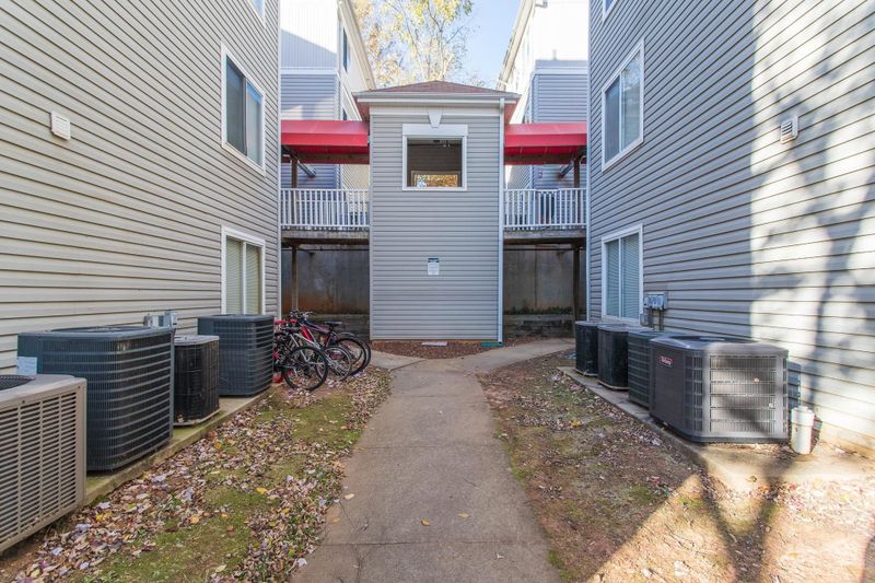 1220 University Ct #303, Raleigh, NC 27606