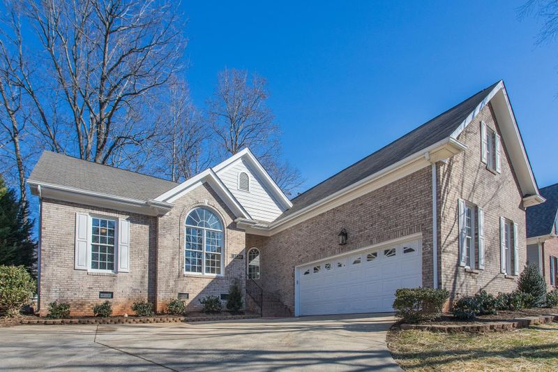 1220 Wedgeland Dr, Raleigh, NC 27615