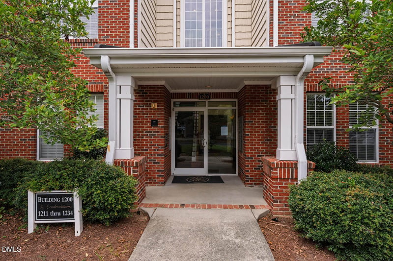 1221 Arborgate Cir, Chapel Hill, NC 27514