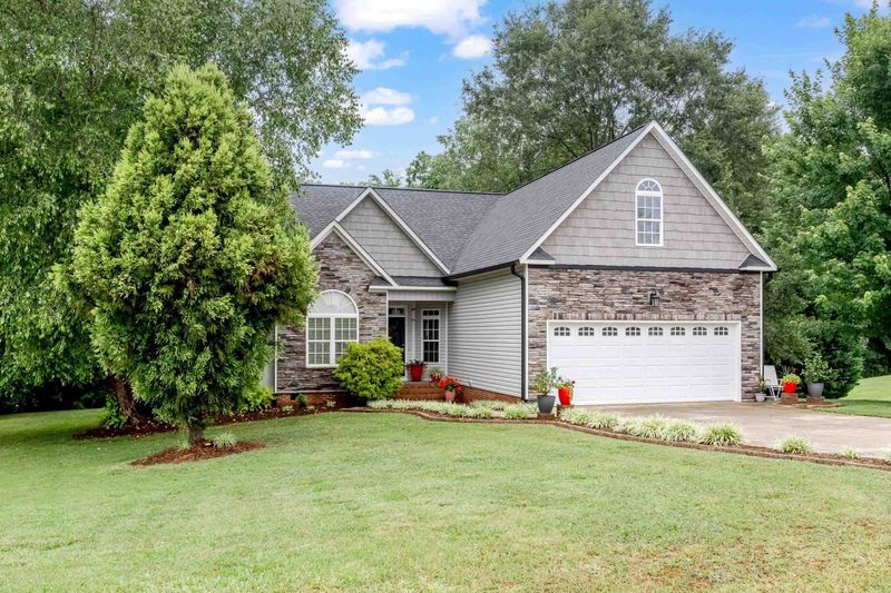 1221 Black Angus Dr, Garner, NC 27529