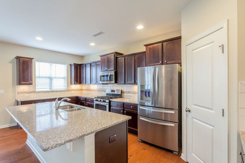 1221 Brook Bluff Rd, Knightdale, NC 27545