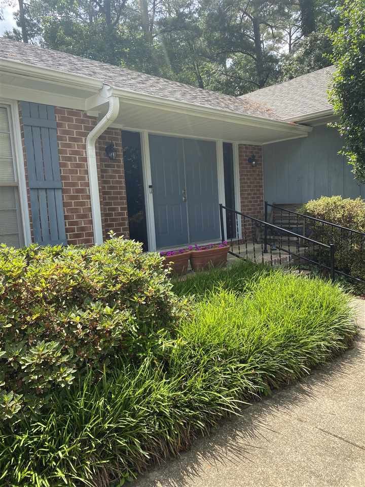 1221 Deer Field Dr, Cary, NC 27511