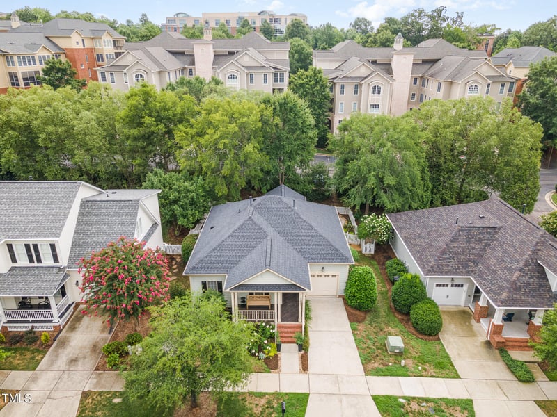 1221 Pinehurst Dr, Chapel Hill, NC 27517