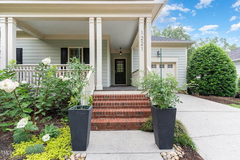 1221 Pinehurst Dr, Chapel Hill, NC 27517