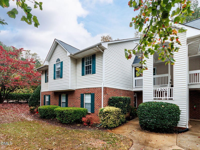 1221 Renshaw Ct, Cary, NC 27518