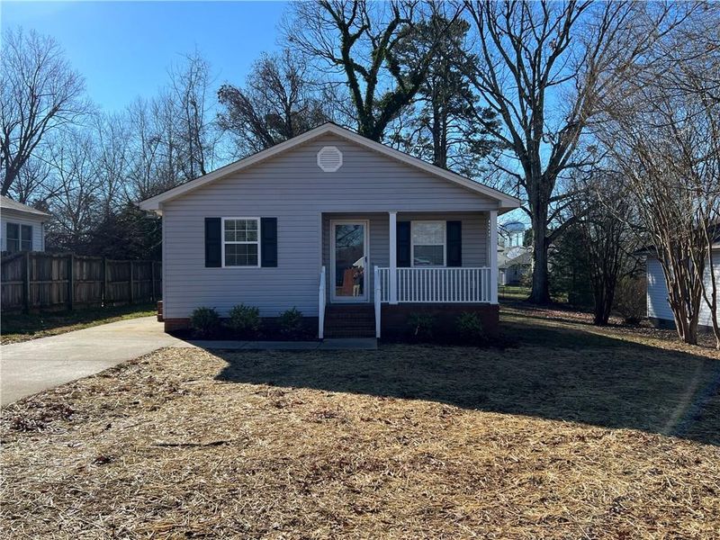 1221 Stonewall Ave, Burlington, NC 27217