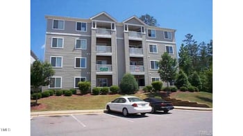 1221 University Ct #203, Raleigh, NC 27606