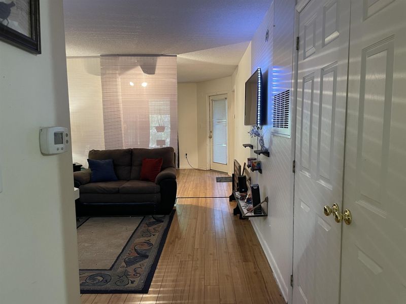 1221 University Ct #302, Raleigh, NC 27606