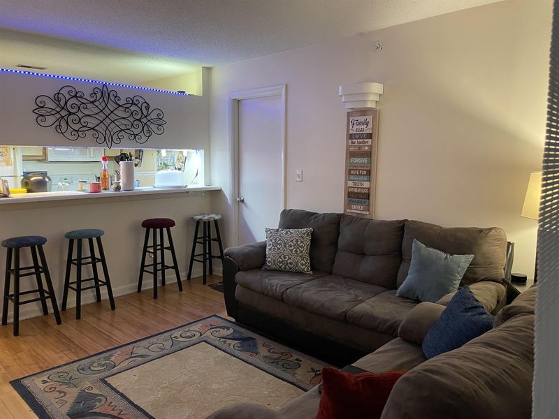 1221 University Ct #302, Raleigh, NC 27606