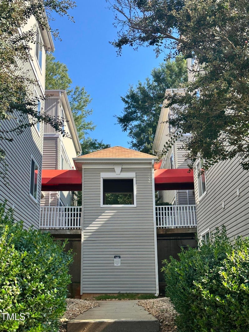 1221 University Ct #304, Raleigh, NC 27606