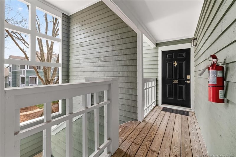 1221 Westview Ln #301, Raleigh, NC 27605