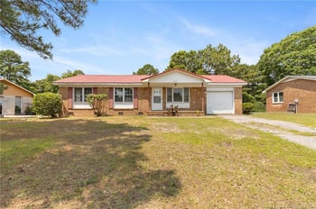1222 Kienast Dr, Fayetteville, NC 28314