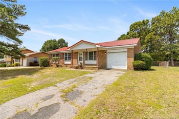 1222 Kienast Dr, Fayetteville, NC 28314