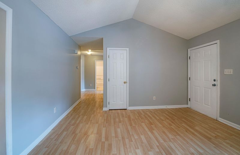 1222 Piney Glen Ln, Zebulon, NC 27597