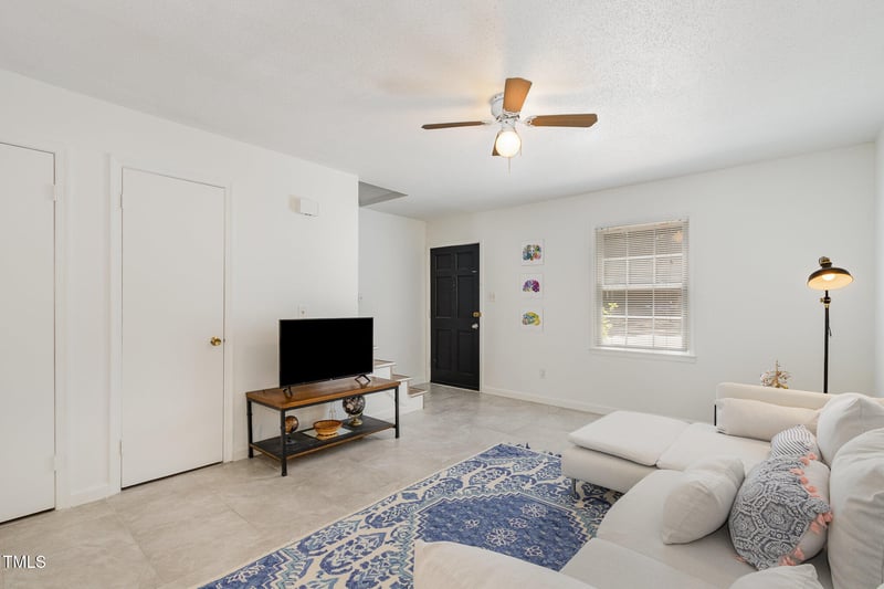 1223 Jamestown Ct, Cary, NC 27511