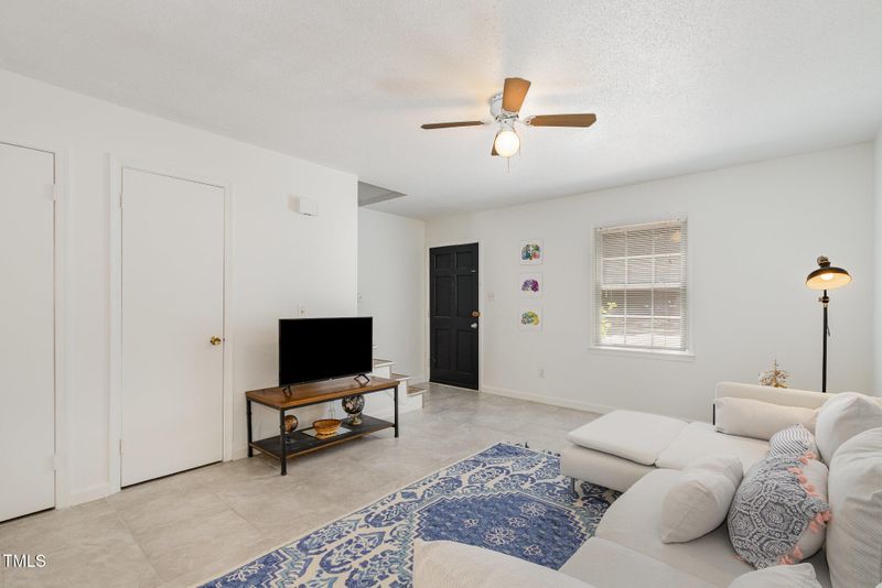 1223 Jamestown Ct, Cary, NC 27511