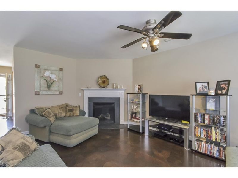 1223 Maple Rg, Burlington, NC 27217