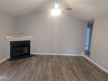 1224 Banjo Dr, Zebulon, NC 27597