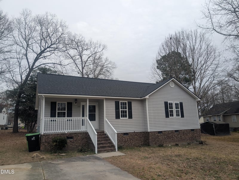 1224 Banjo Dr, Zebulon, NC 27597
