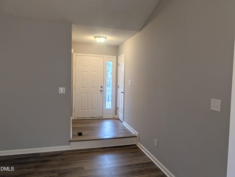 1224 Banjo Dr, Zebulon, NC 27597