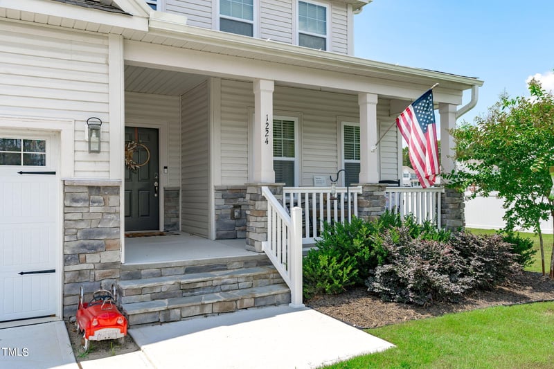 1224 Huffington Oak Dr, Willow Springs, NC 27592