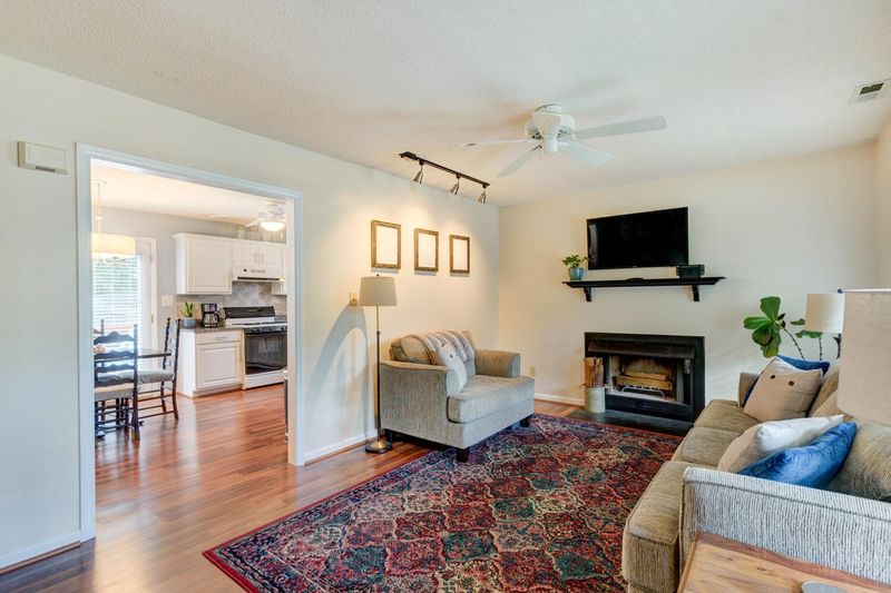 1224 Stoneferry Ln, Raleigh, NC 27606