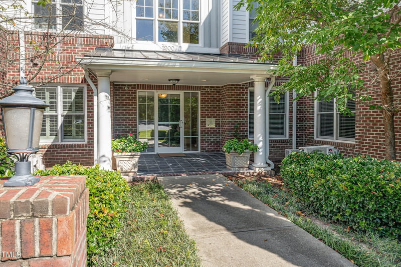 1224 Waterford Lake Dr, Cary, NC 27519