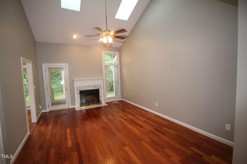 1225 Cranebridge Pl, Chapel Hill, NC 27517