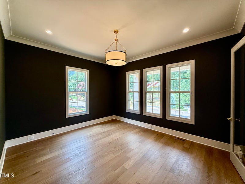 1225 Dixie Trl, Raleigh, NC 27607