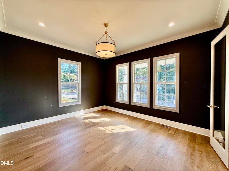 1225 Dixie Trl, Raleigh, NC 27607