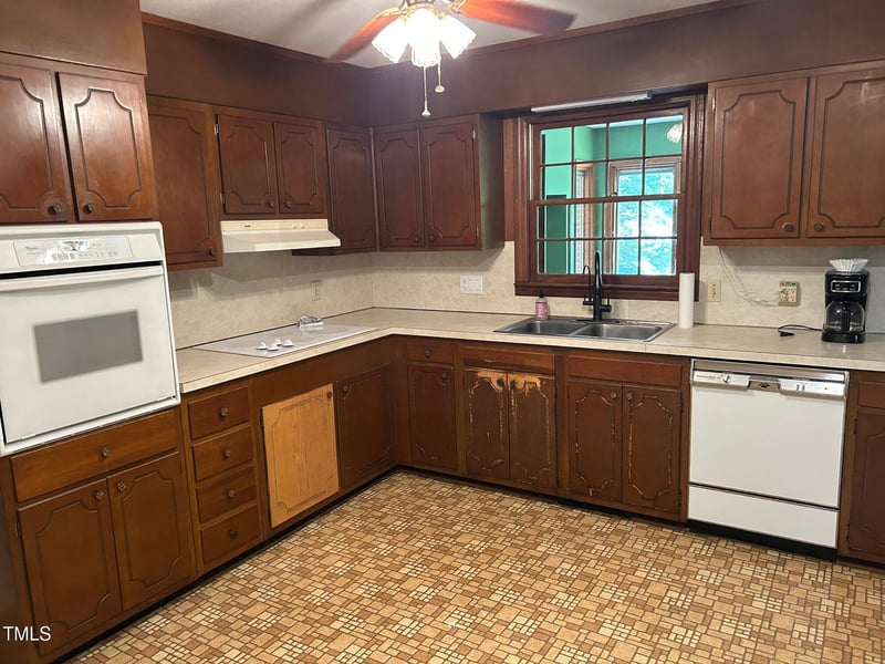 1225 Fairlane Rd, Cary, NC 27511