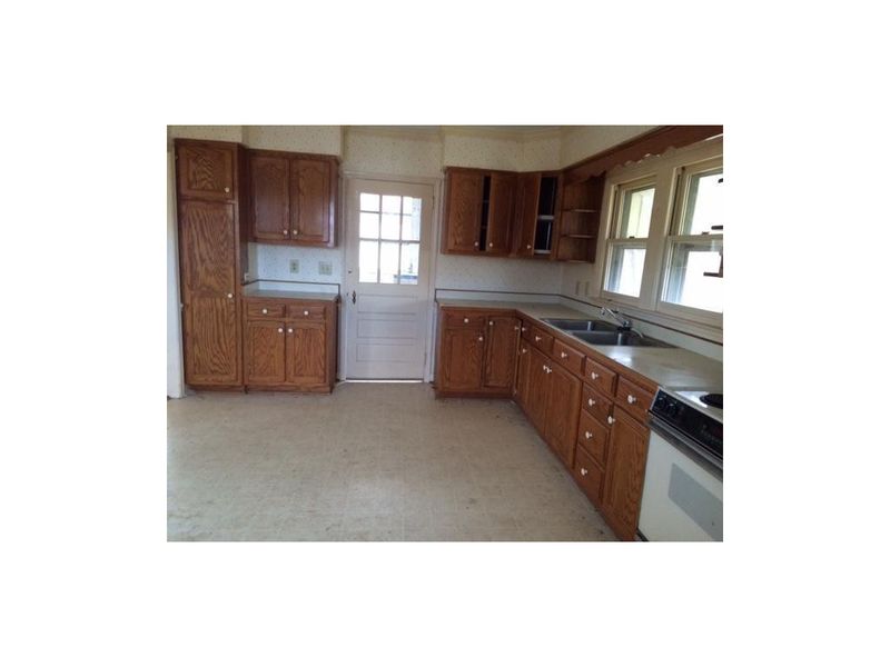1225 S Main St, Graham, NC 27253