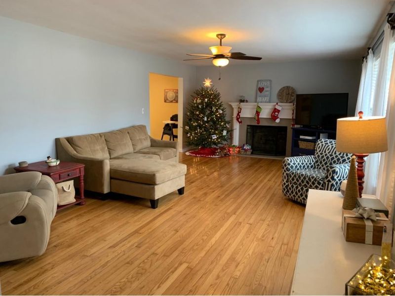 1225 Ridgecrest Ave, Burlington, NC 27215